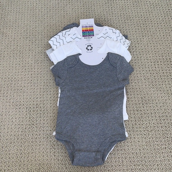6 pack Baby Bodysuit - Picture 2 of 3